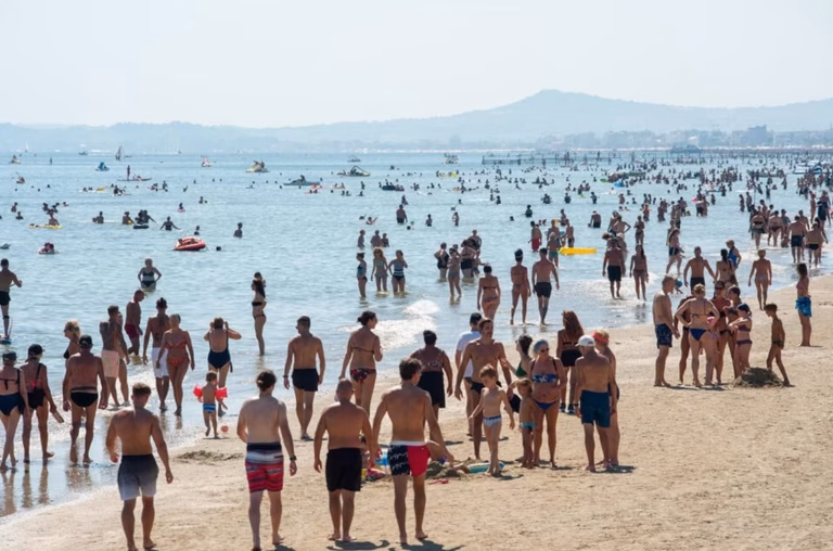 Tourisme en France : Qui a brillé et qui a peiné durant cet été inédit ?
