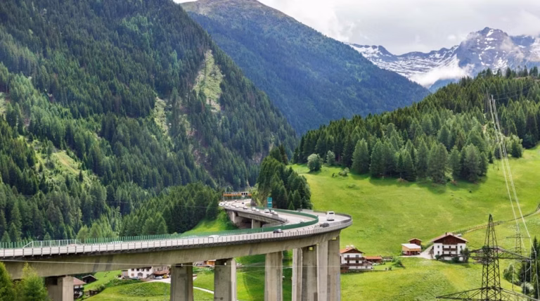 Vrsic Pass : le guide de la route panoramique des Alpes juliennes